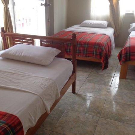 Hostal Miconia Puerto Ayora  Luaran gambar