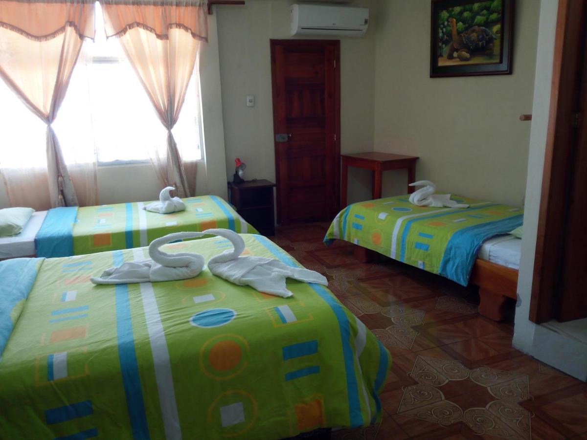 Hostal Miconia Puerto Ayora  Luaran gambar