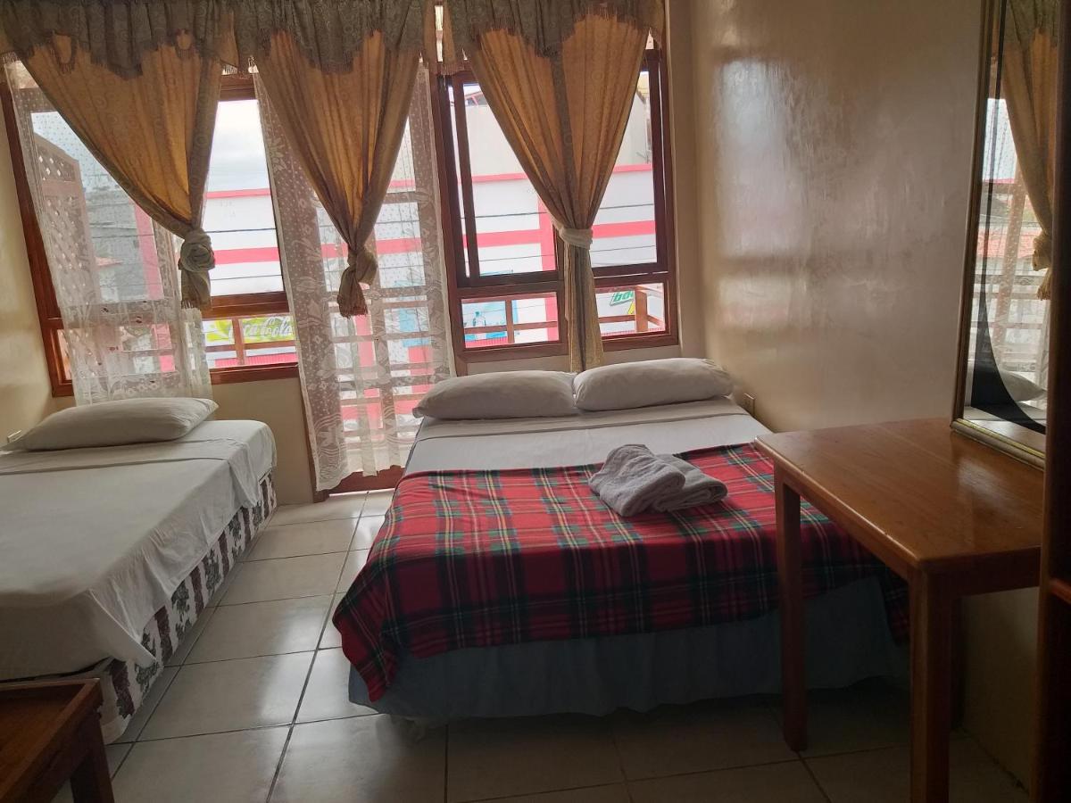 Hostal Miconia Puerto Ayora  Luaran gambar