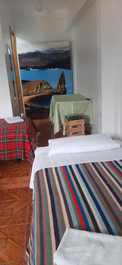 Hostal Miconia Puerto Ayora  Luaran gambar