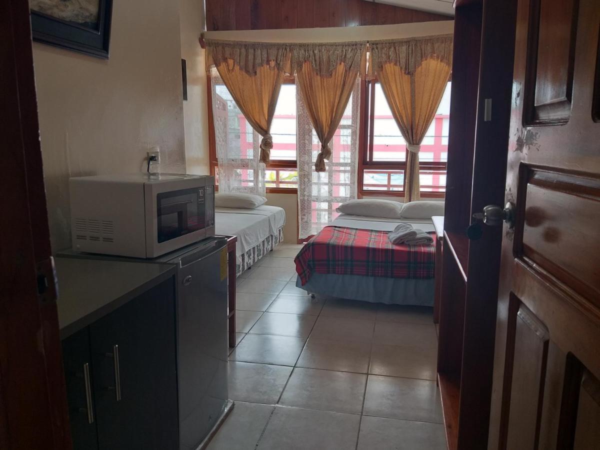 Hostal Miconia Puerto Ayora  Luaran gambar