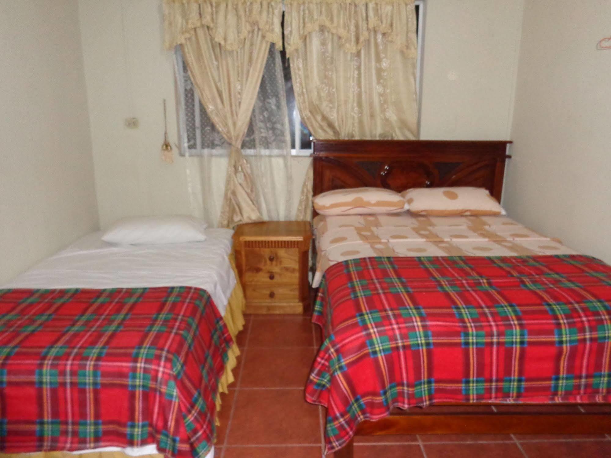 Hostal Miconia Puerto Ayora  Luaran gambar