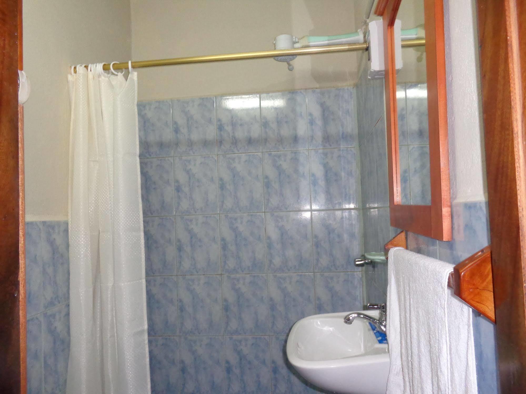 Hostal Miconia Puerto Ayora  Luaran gambar