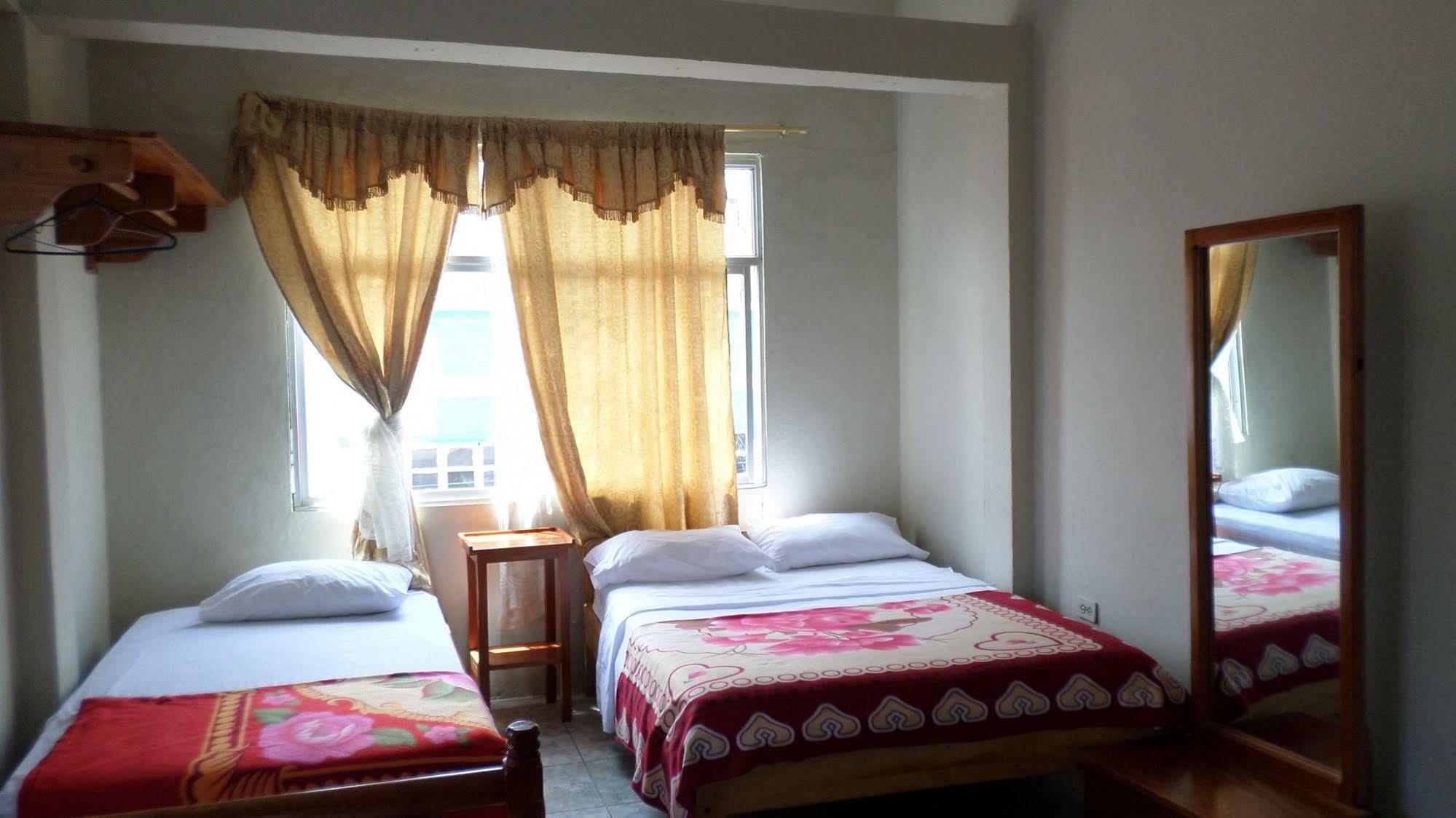 Hostal Miconia Puerto Ayora  Luaran gambar