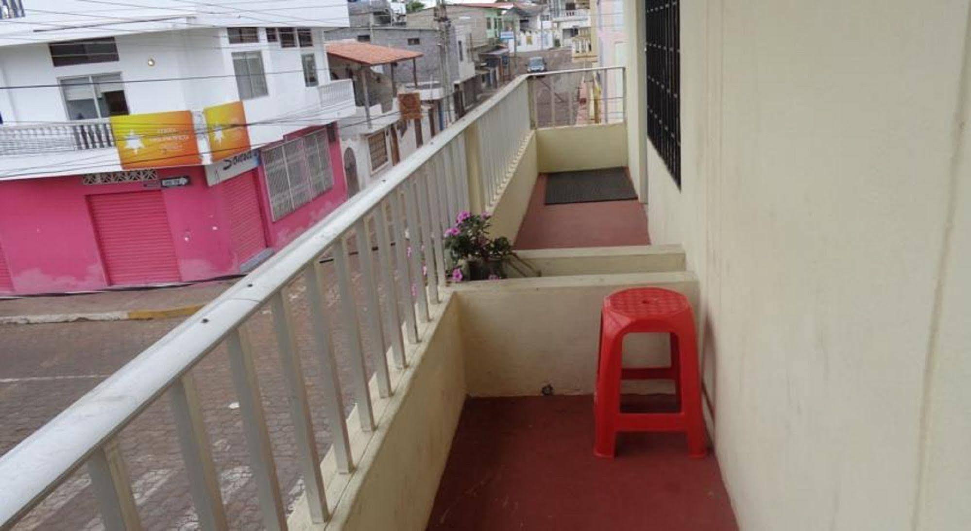 Hostal Miconia Puerto Ayora  Luaran gambar